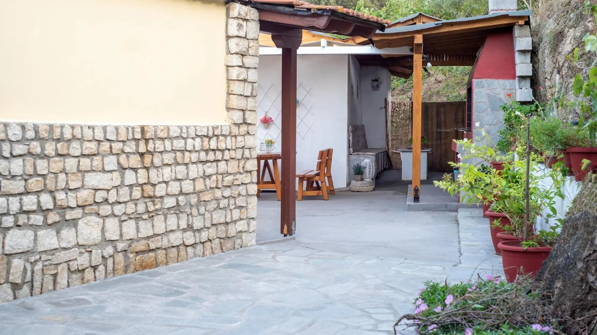 Dimste Studios Skala Sikias